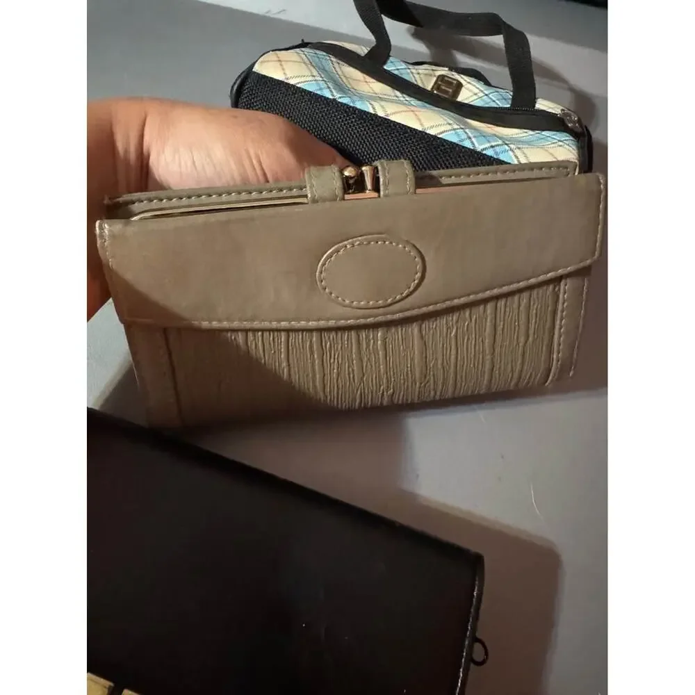 Women’s Wallets - Picture 6 of 7